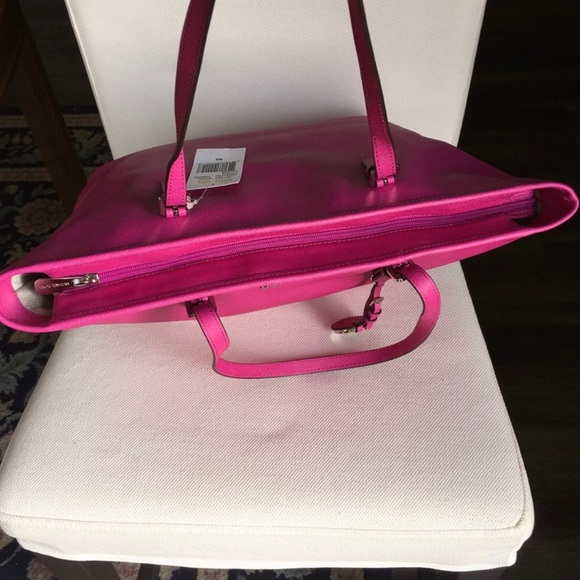 Michael Kors Jet Set Travel Leather Tote Fuschia - Picture 2 of 3